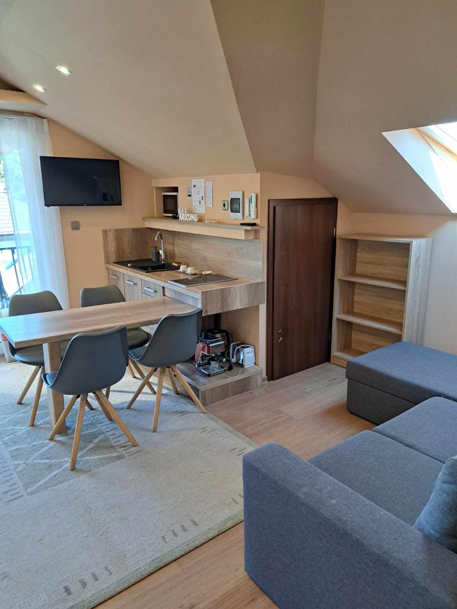 Happy Sun Medences Apartman Сиофок Екстериор снимка