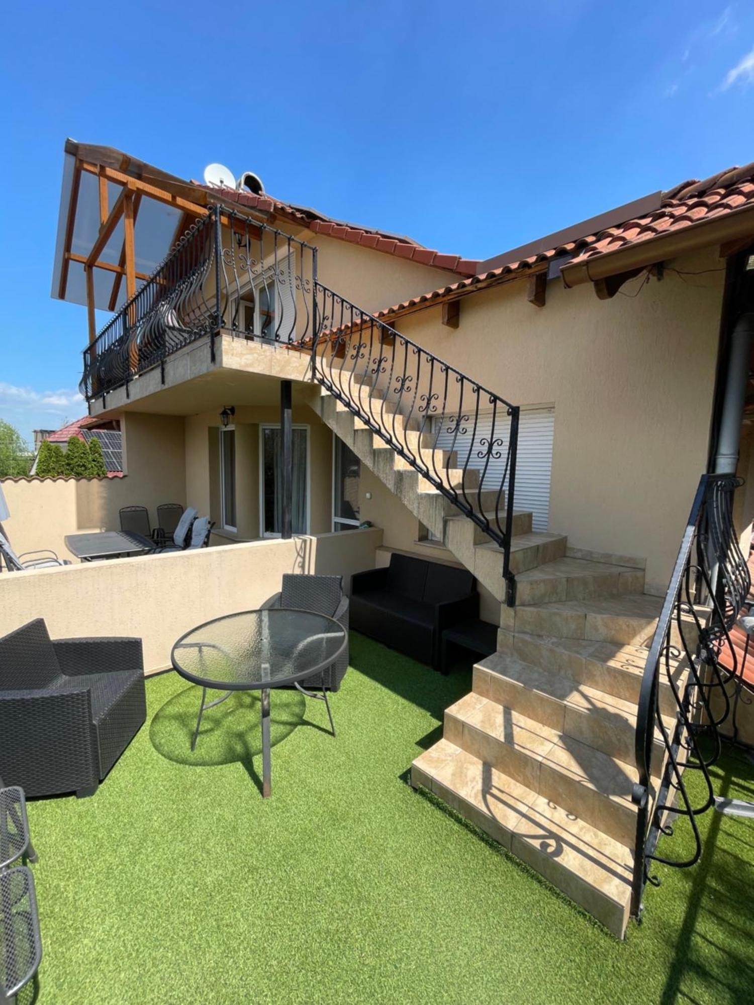 Happy Sun Medences Apartman Сиофок Екстериор снимка