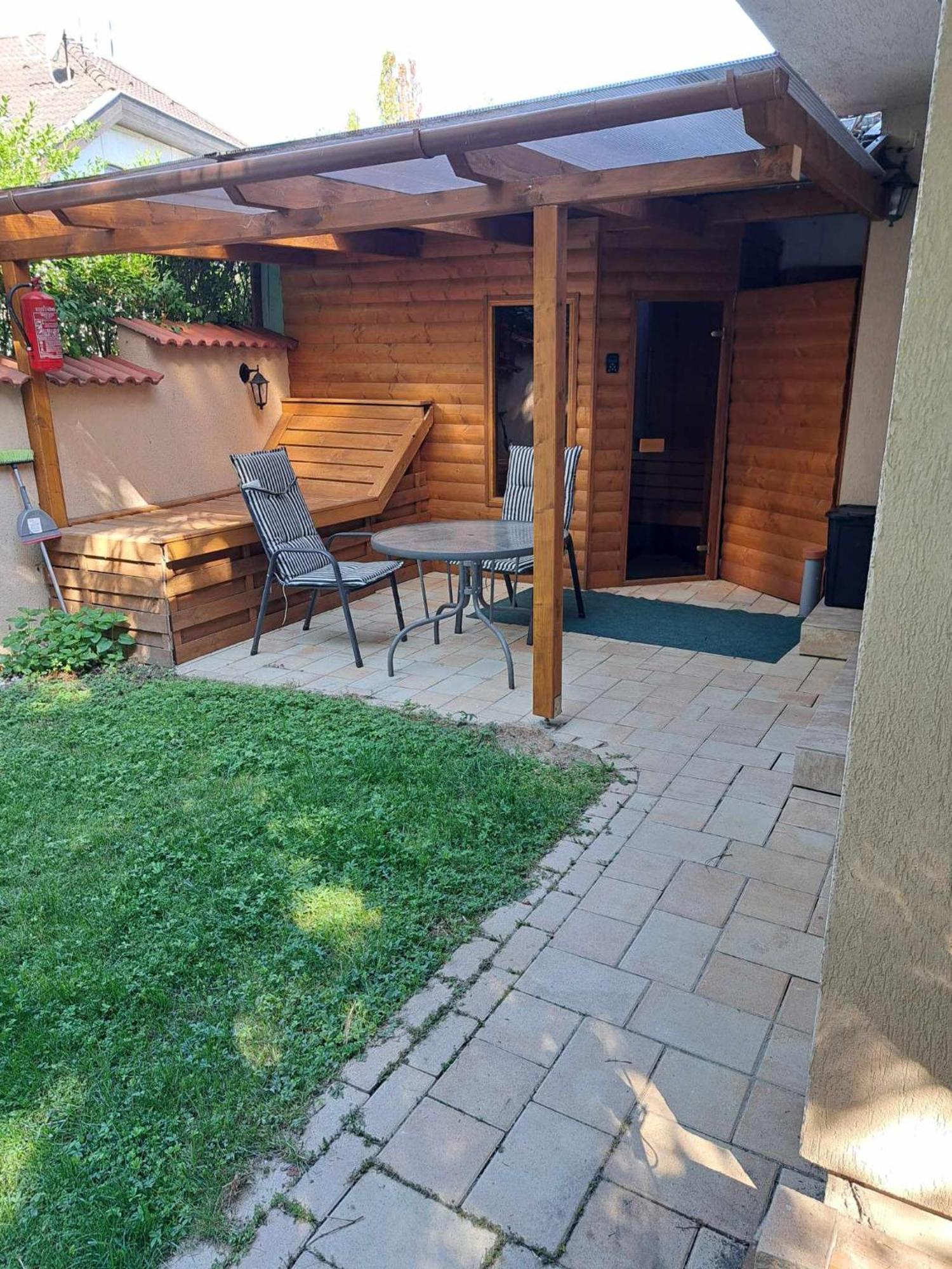 Happy Sun Medences Apartman Сиофок Екстериор снимка