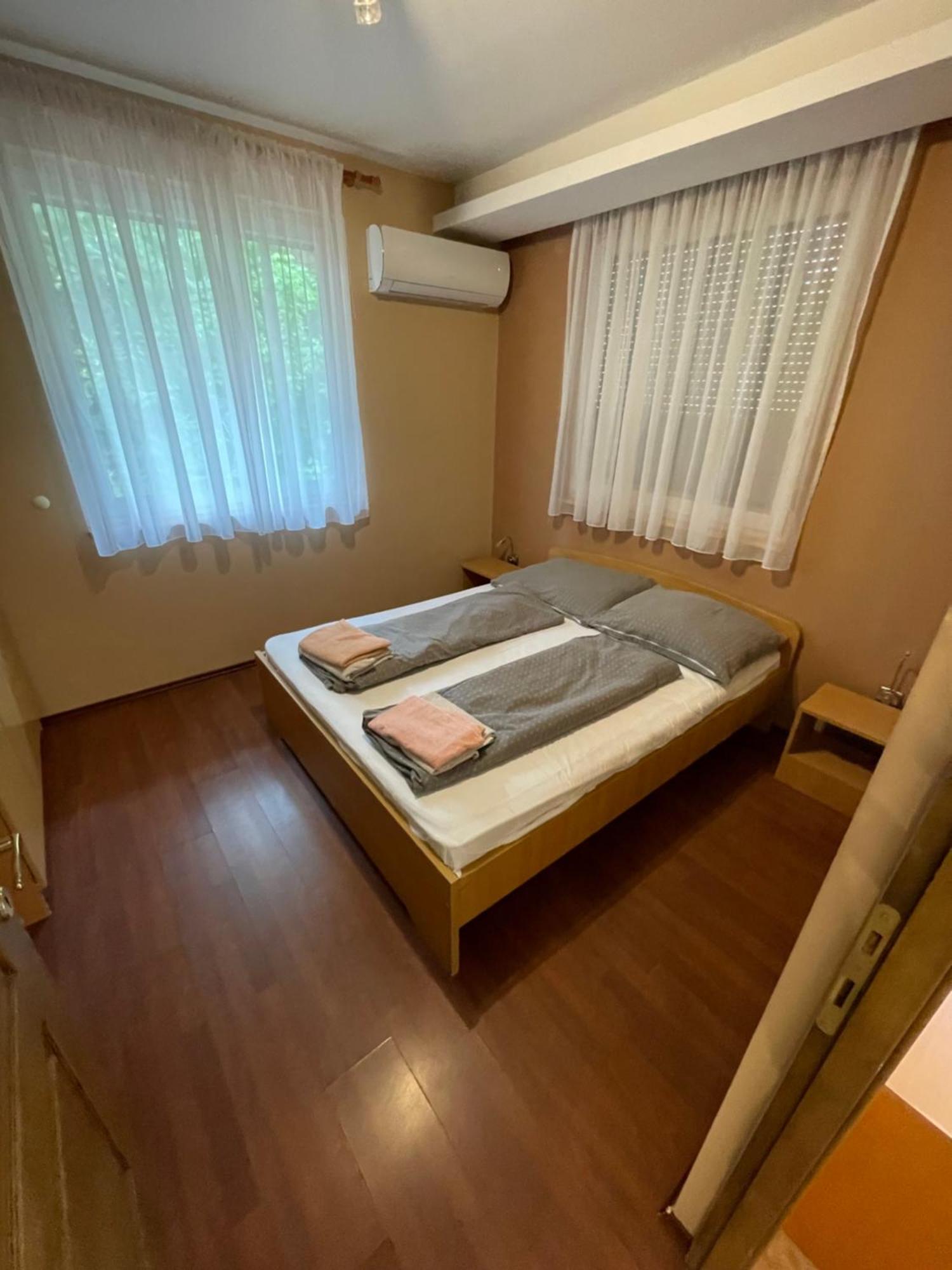 Happy Sun Medences Apartman Сиофок Екстериор снимка