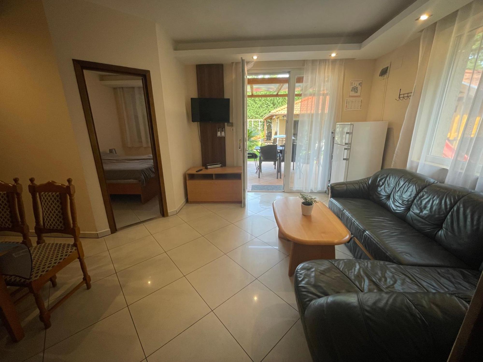 Happy Sun Medences Apartman Сиофок Екстериор снимка