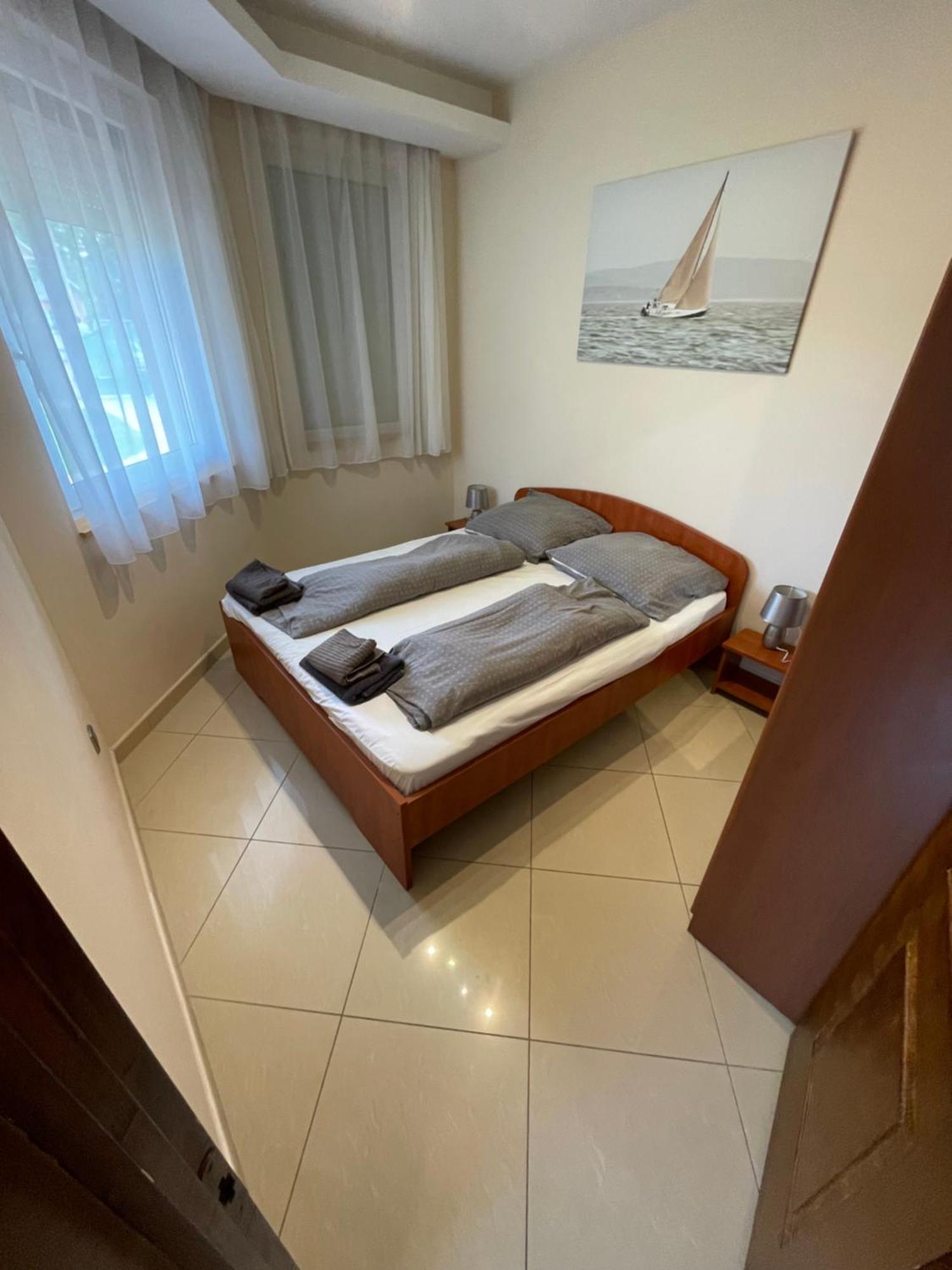 Happy Sun Medences Apartman Сиофок Екстериор снимка