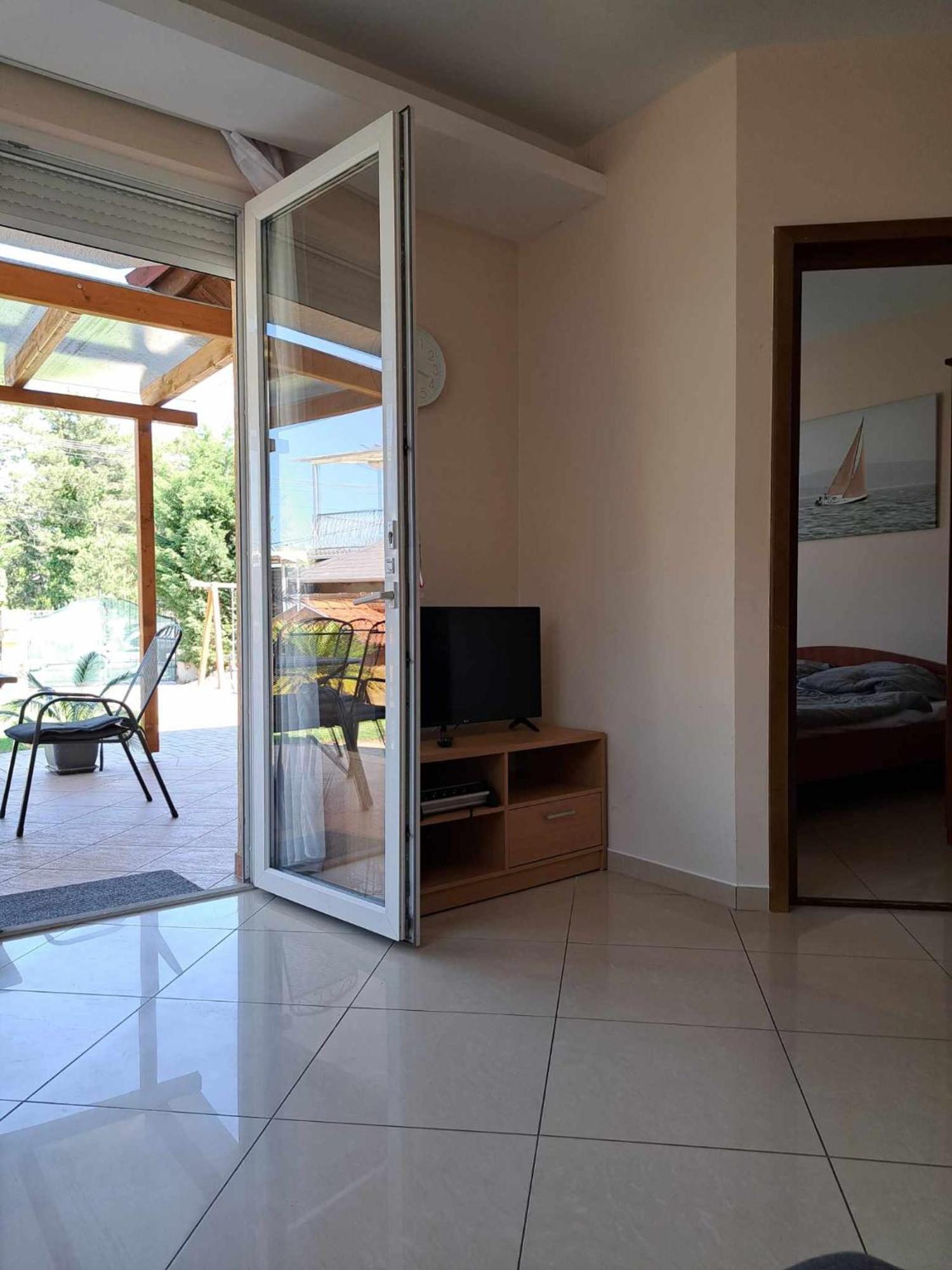 Happy Sun Medences Apartman Сиофок Екстериор снимка