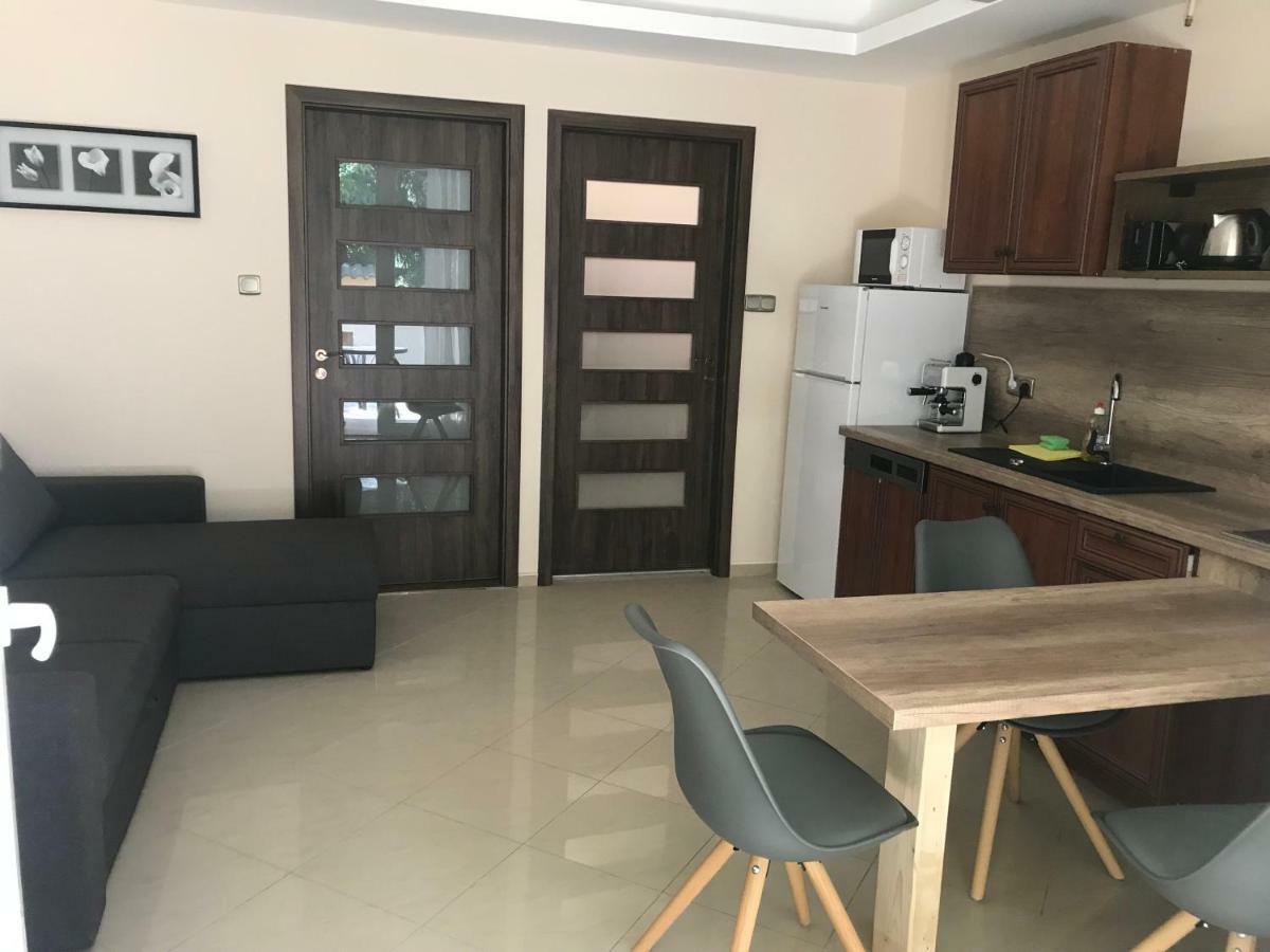 Happy Sun Medences Apartman Сиофок Екстериор снимка