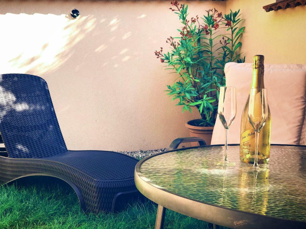 Happy Sun Medences Apartman Сиофок Екстериор снимка